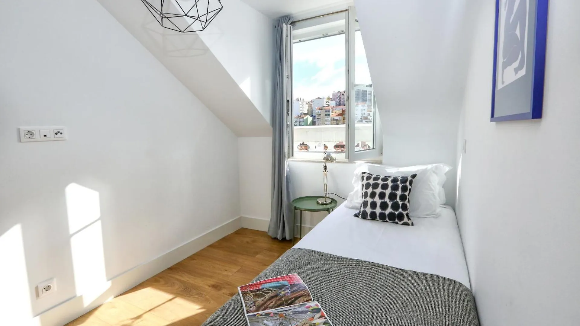 Urban Vista In Lisbon - By Misha'S Place 5D Appartement